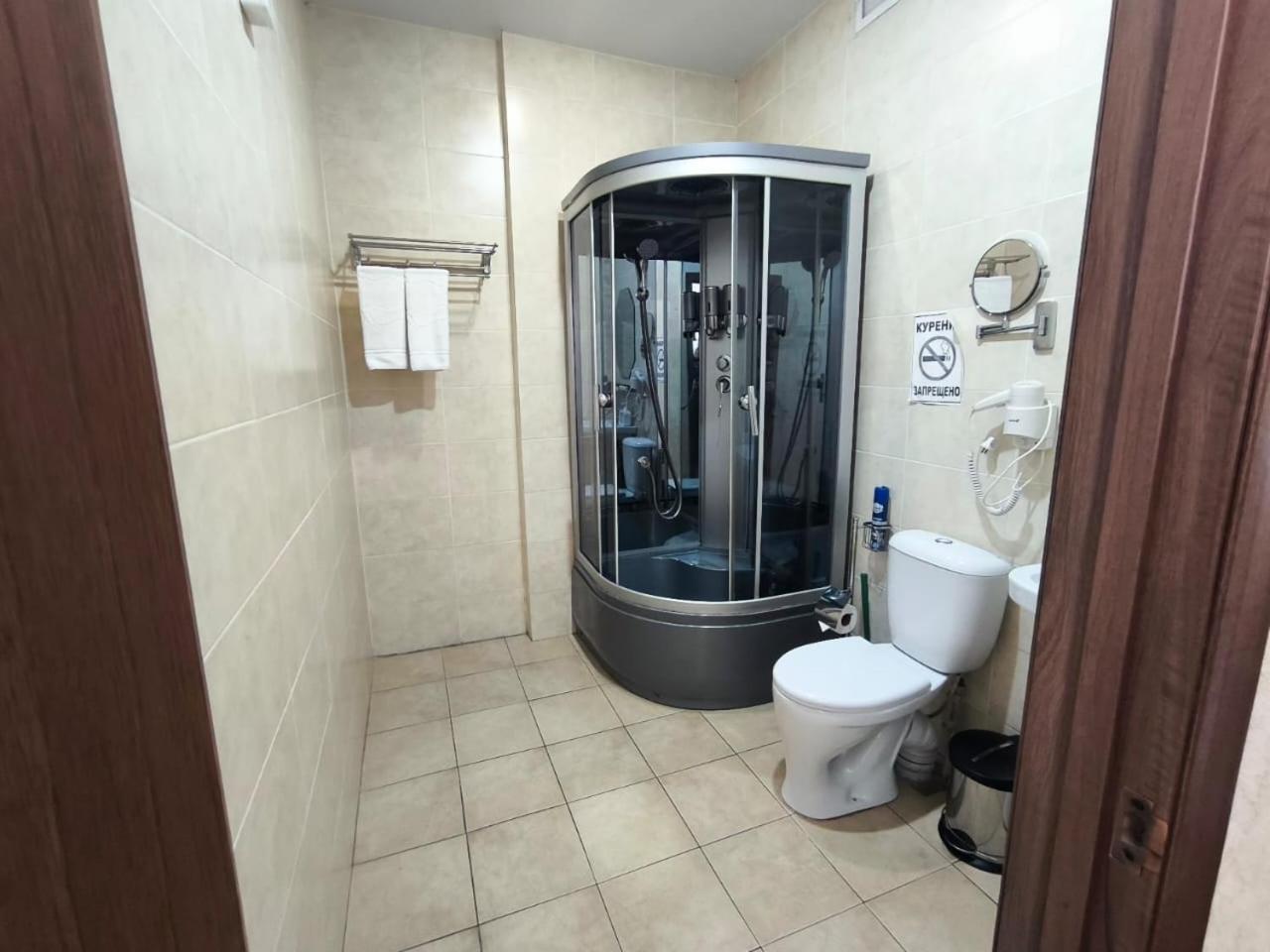 Pride Hotel Taraz Exterior foto