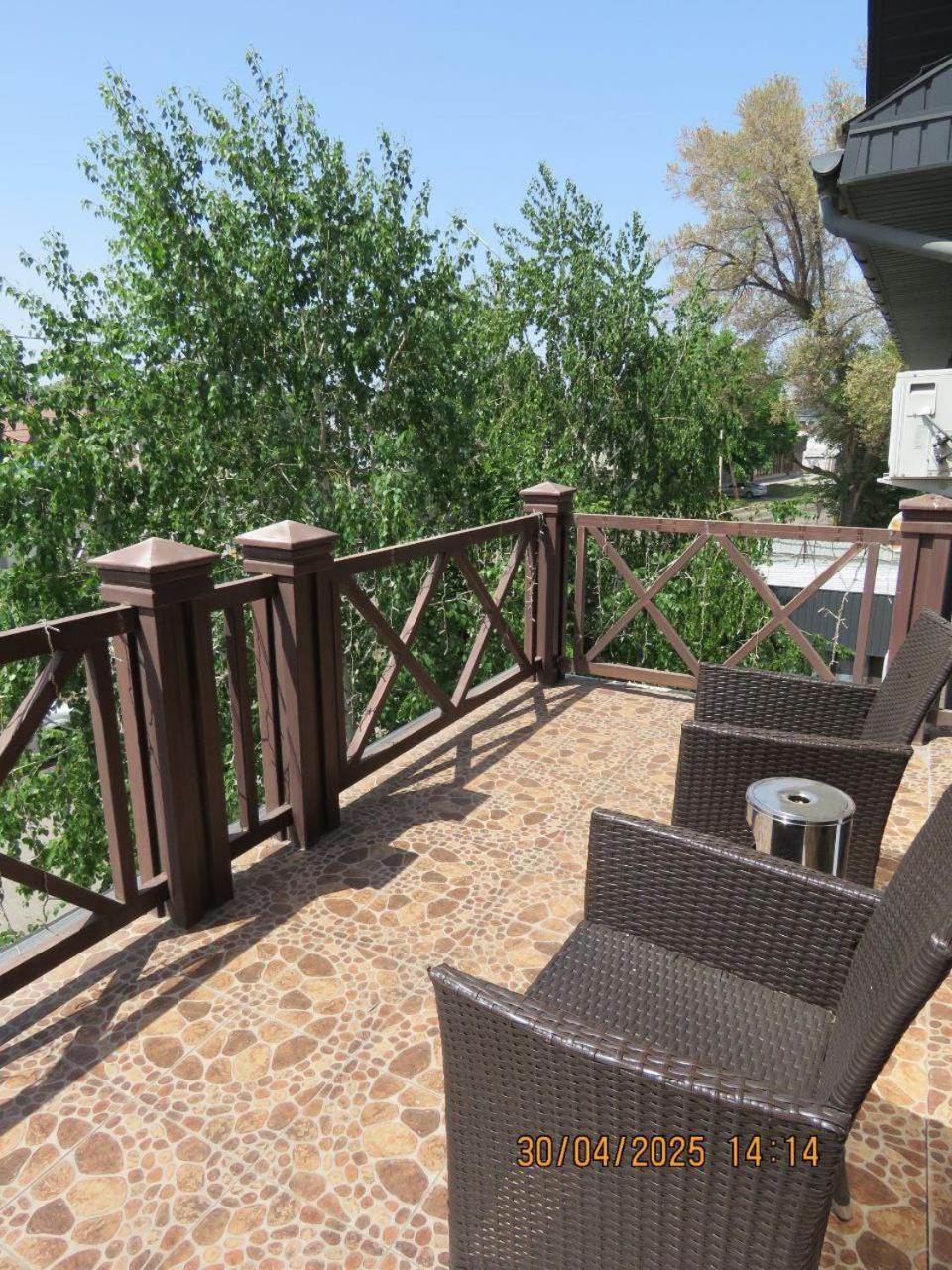 Pride Hotel Taraz Exterior foto
