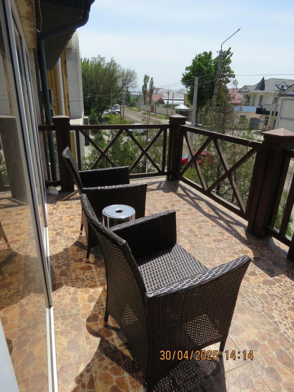 Pride Hotel Taraz Exterior foto