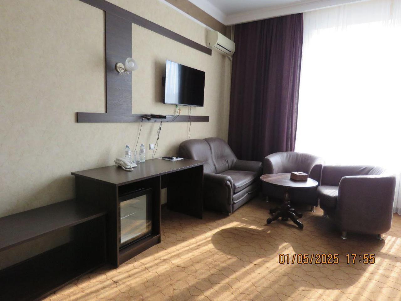 Pride Hotel Taraz Exterior foto