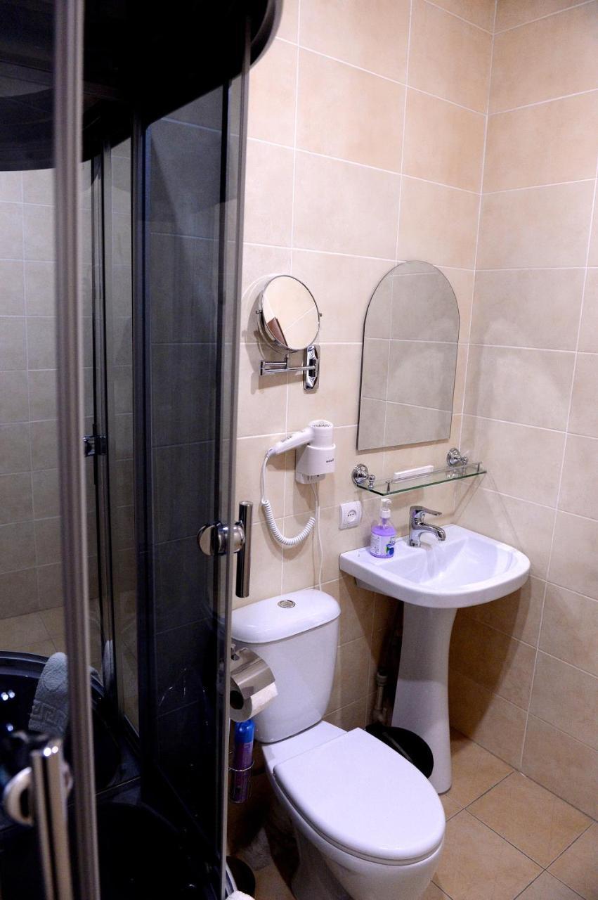 Pride Hotel Taraz Exterior foto