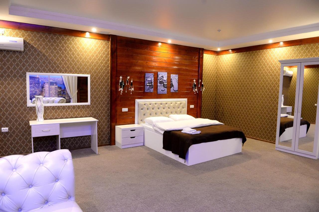 Pride Hotel Taraz Exterior foto