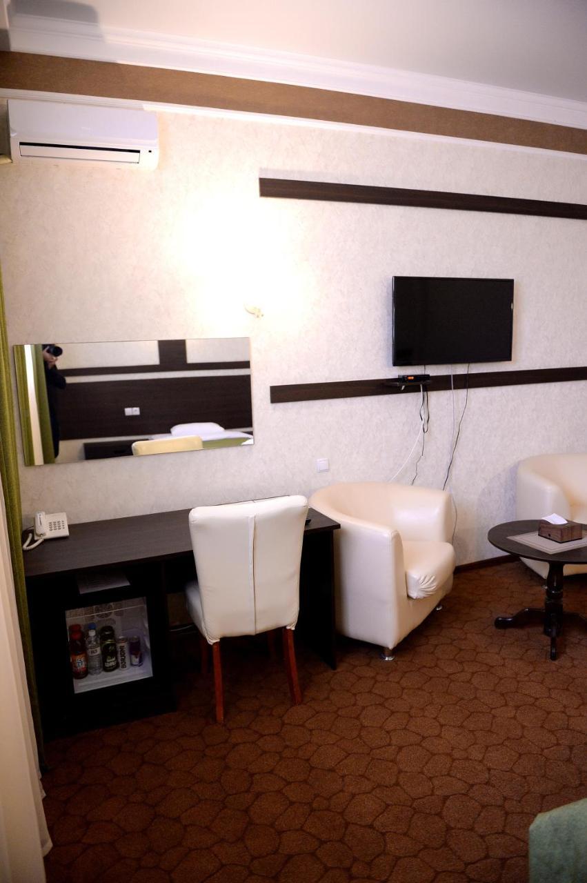 Pride Hotel Taraz Habitación foto